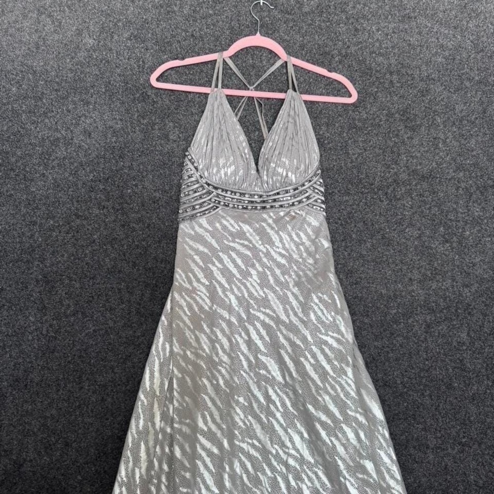 Formal Choice Women's Size 6 Silver Metallic Y2K Halter Formal Dress